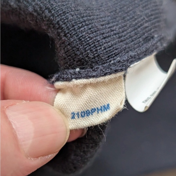 Taylor Stitch Merino Wool Zip Hoodie – Navy
Men’s Size SMALL - Picture 10 of 13